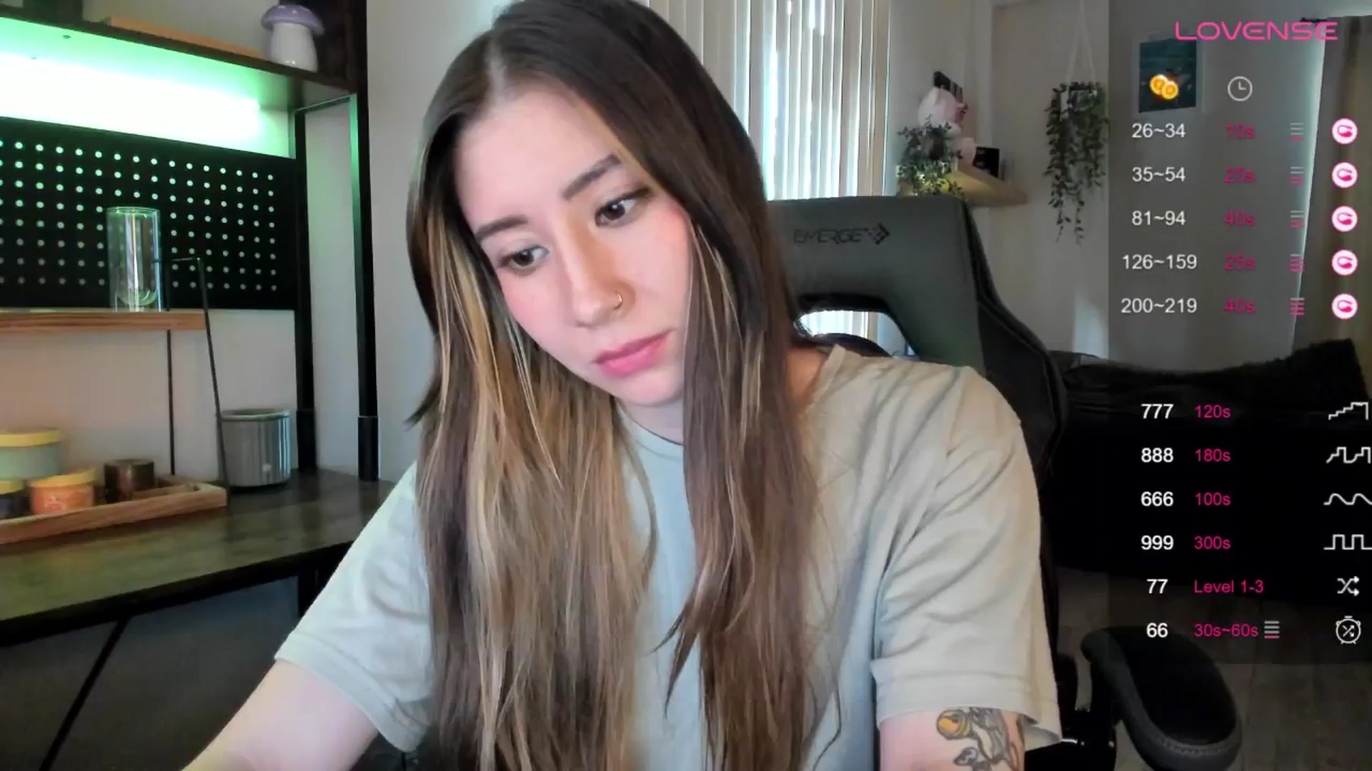 Gallery image thumbnail from killerloryy's myfreecams stream on, 04/24/2024, 21:37 image 8 of 20