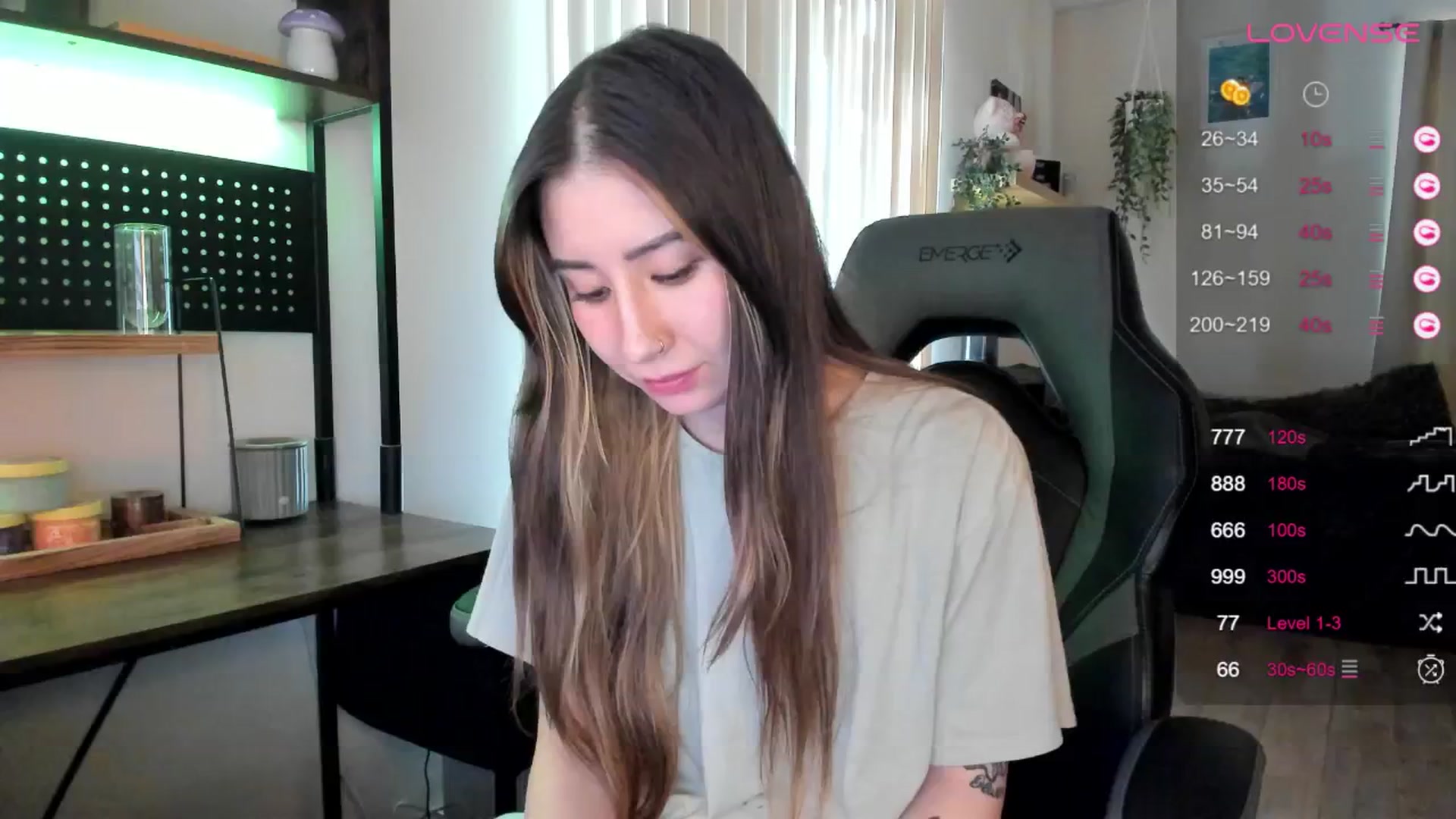 Gallery image thumbnail from killerloryy's myfreecams stream on, 04/24/2024, 21:37 image 15 of 20