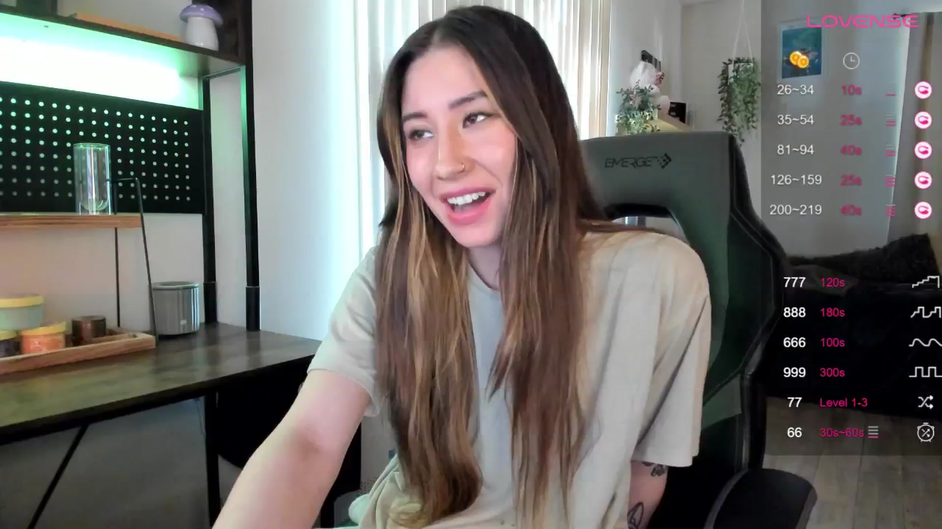 Gallery image thumbnail from killerloryy's myfreecams stream on, 04/24/2024, 21:37 image 16 of 20
