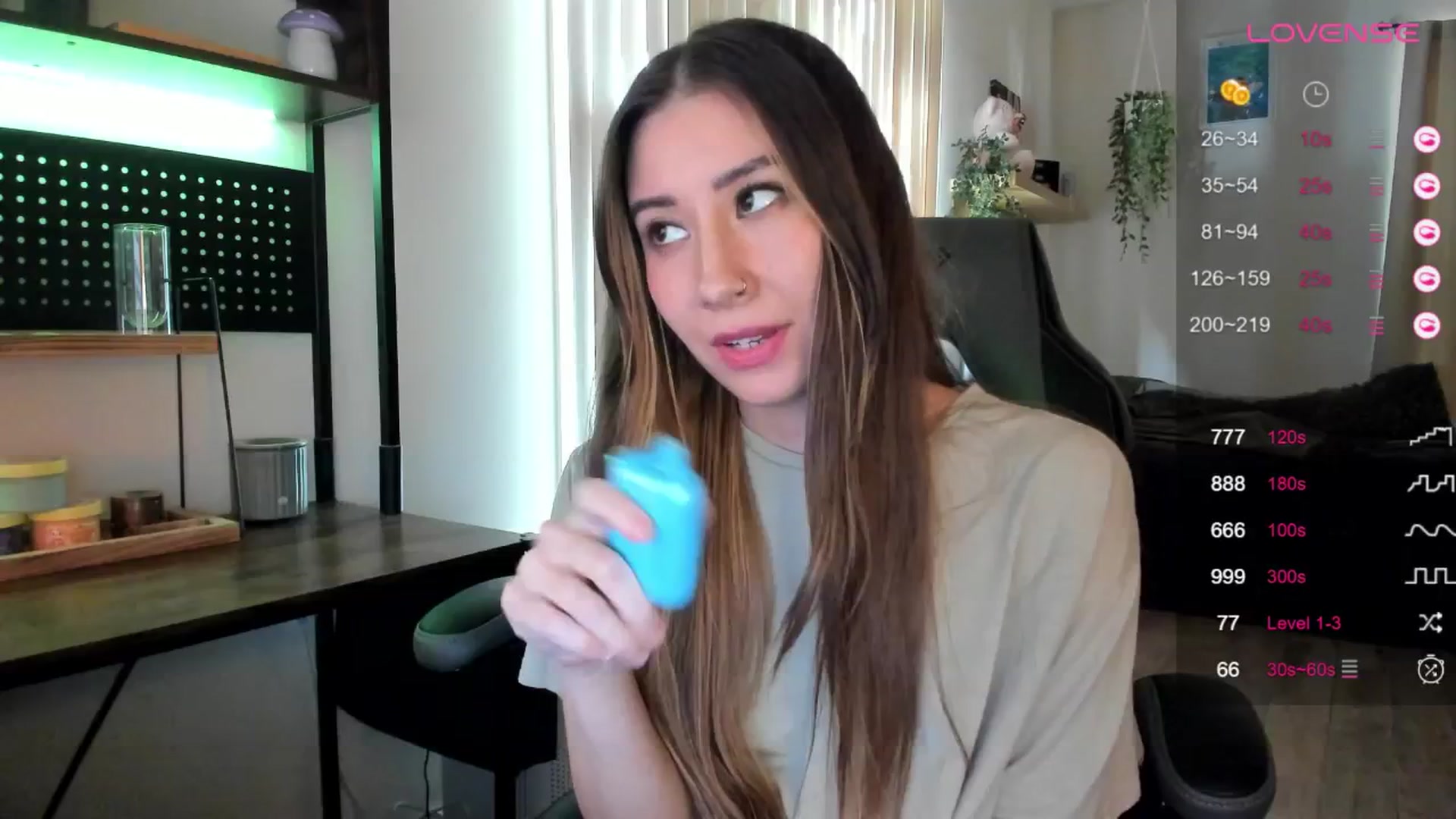 Gallery image thumbnail from killerloryy's myfreecams stream on, 04/24/2024, 21:37 image 4 of 20