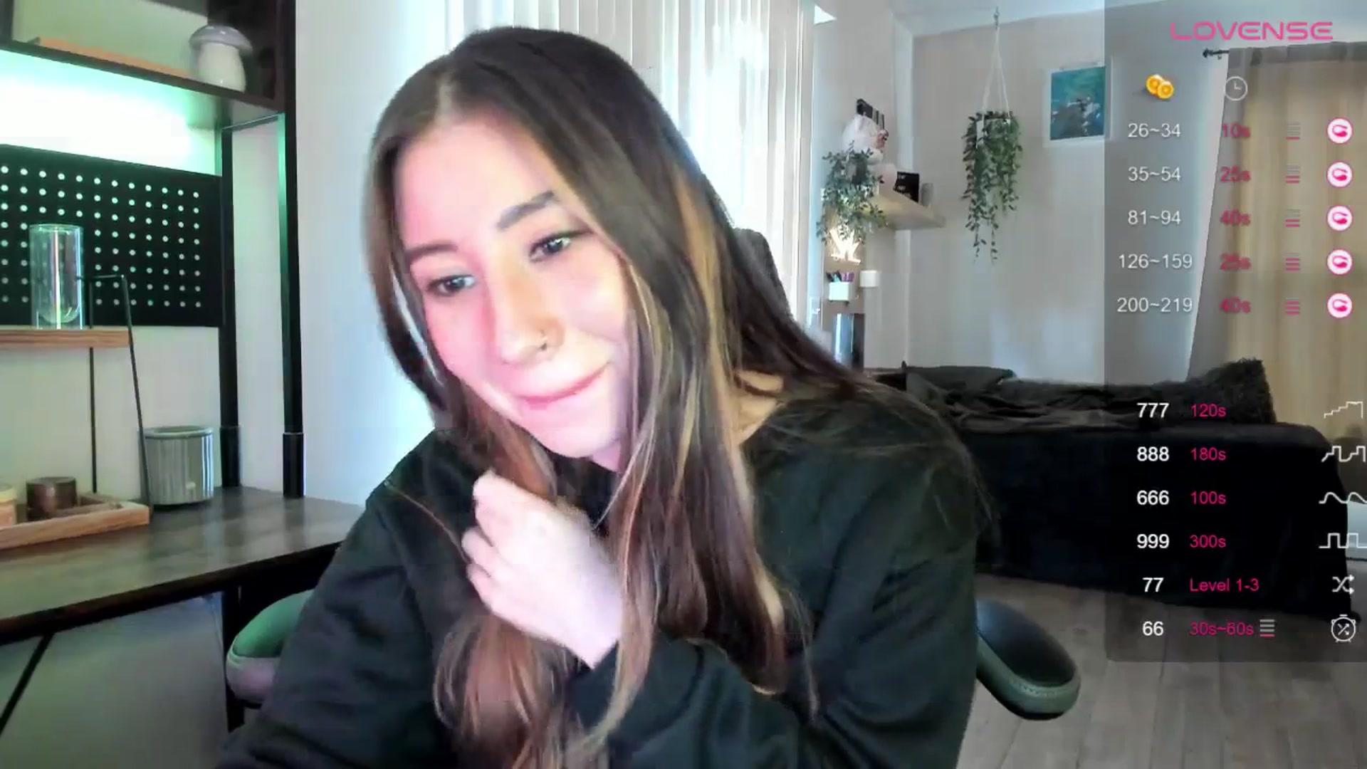 Gallery image thumbnail from killerloryy's myfreecams stream on, 04/25/2024, 17:11 image 17 of 20