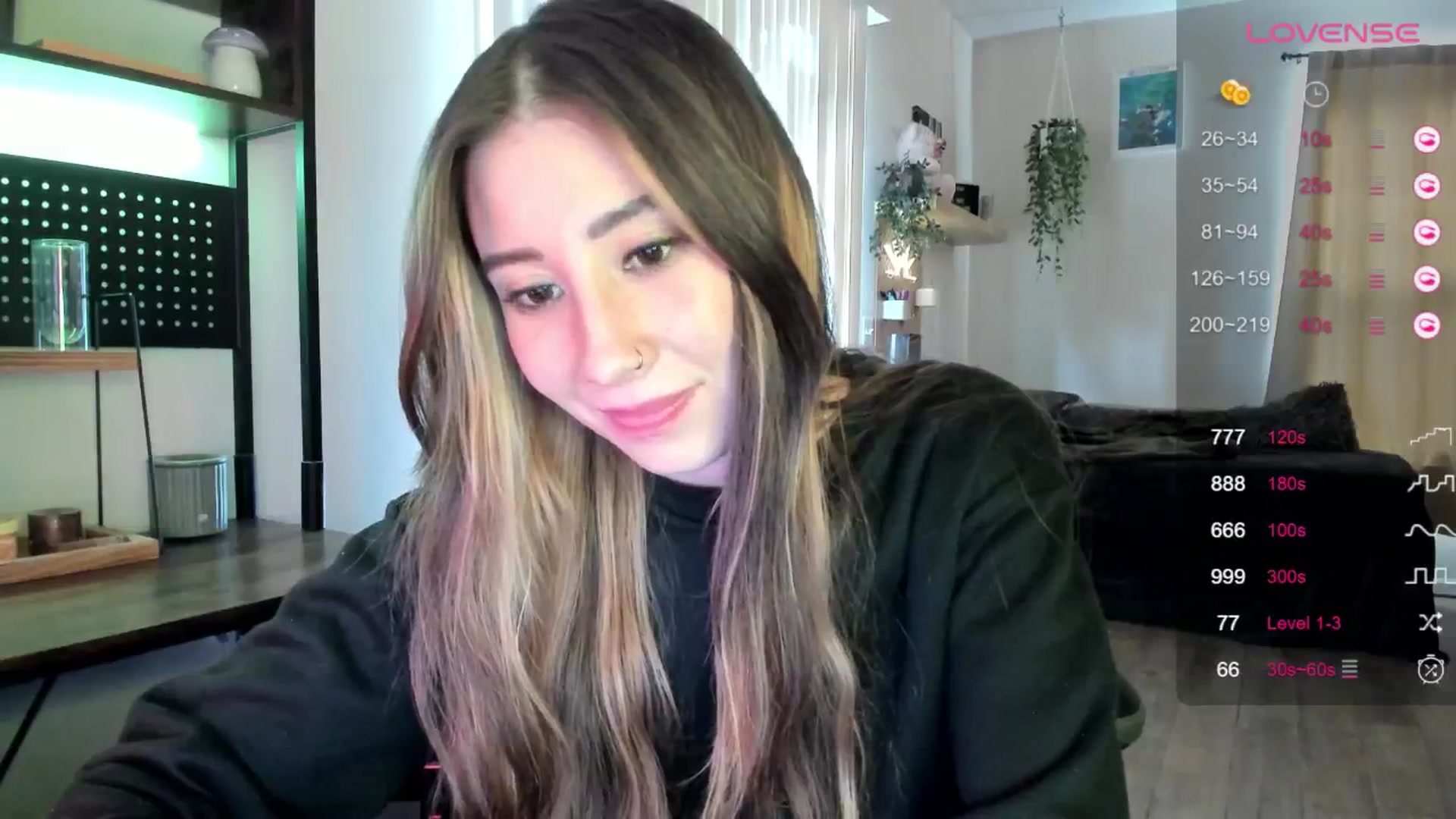 Gallery image thumbnail from killerloryy's myfreecams stream on, 04/25/2024, 17:11 image 18 of 20