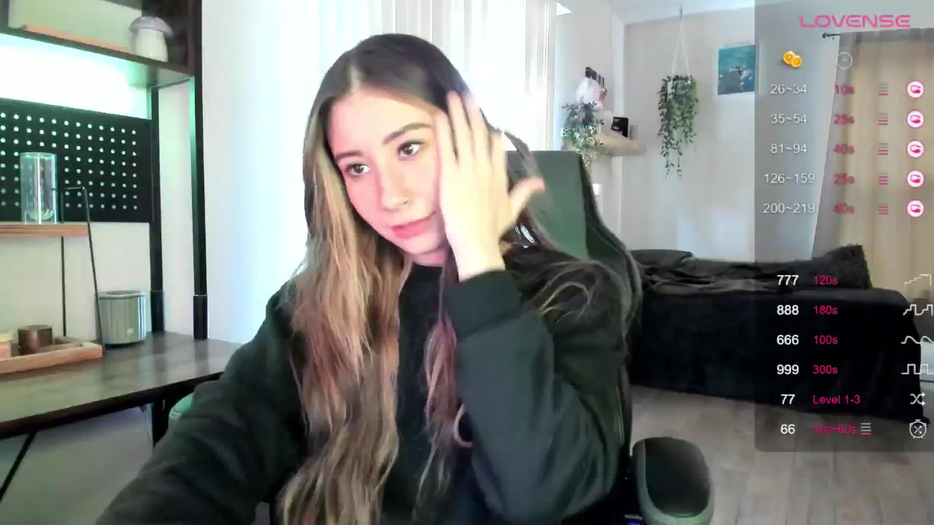 Gallery image thumbnail from killerloryy's myfreecams stream on, 04/25/2024, 17:11 image 16 of 20