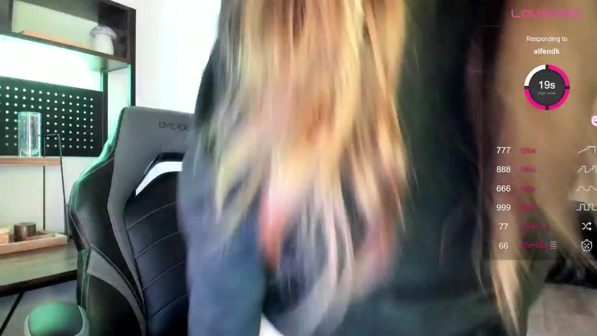 Gallery image thumbnail from killerloryy's myfreecams stream on, 04/25/2024, 17:11 image 13 of 20