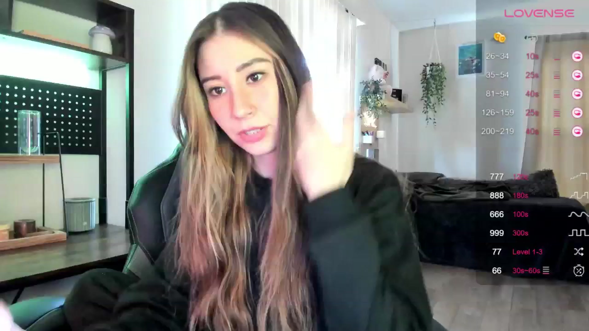 Gallery image thumbnail from killerloryy's myfreecams stream on, 04/25/2024, 17:11 image 11 of 20
