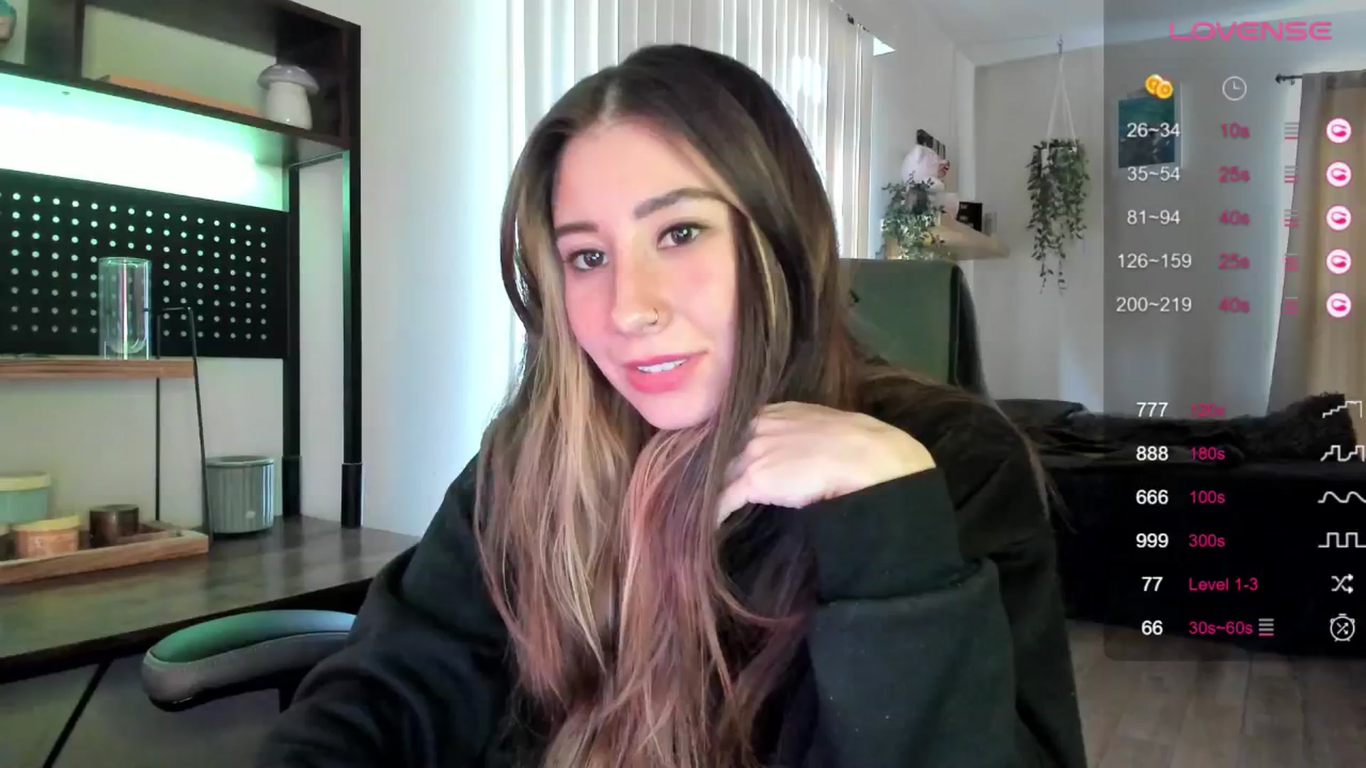 Gallery image thumbnail from killerloryy's myfreecams stream on, 04/25/2024, 17:11 image 6 of 20