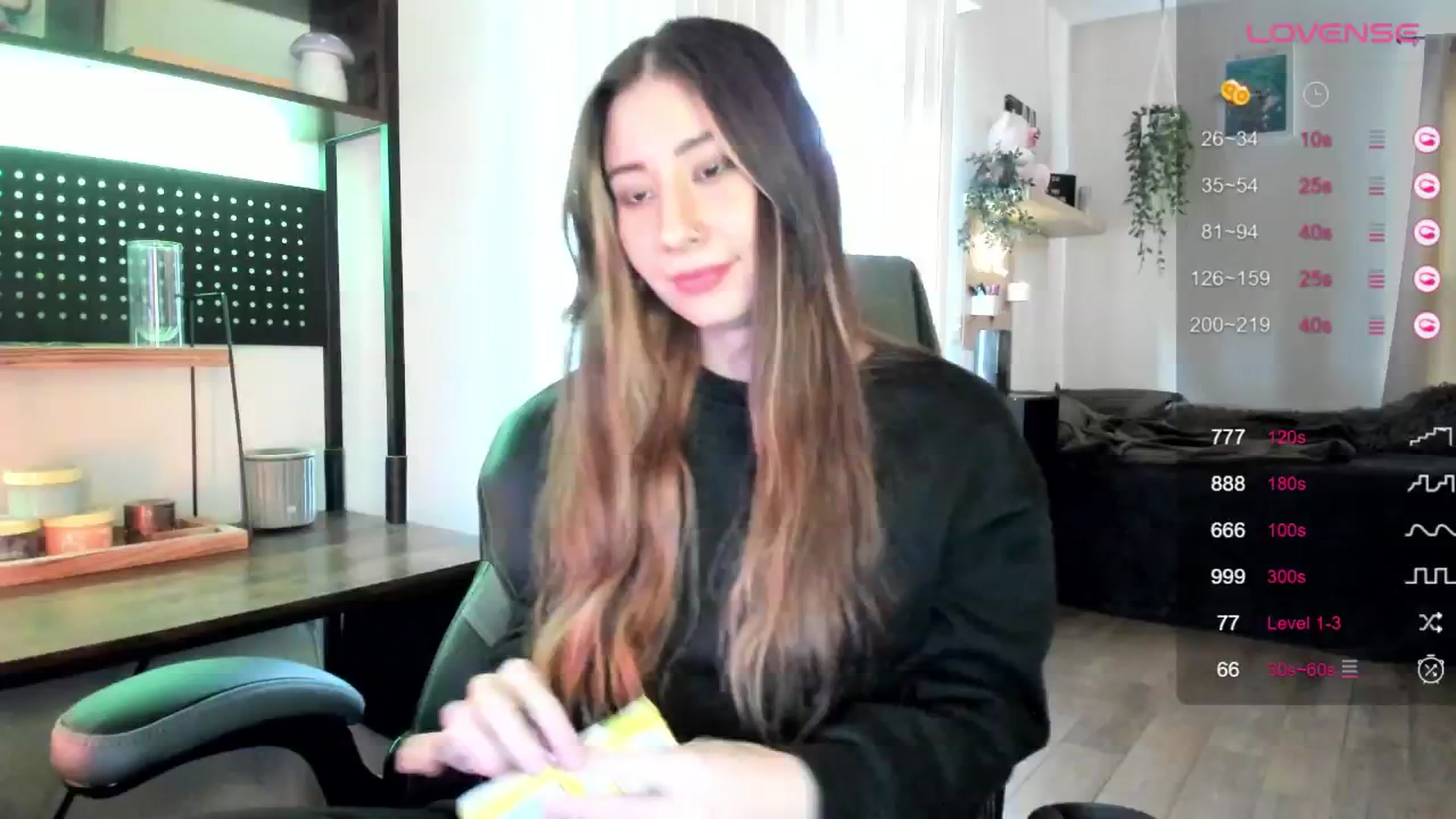 Gallery image thumbnail from killerloryy's myfreecams stream on, 04/25/2024, 19:06 image 9 of 20