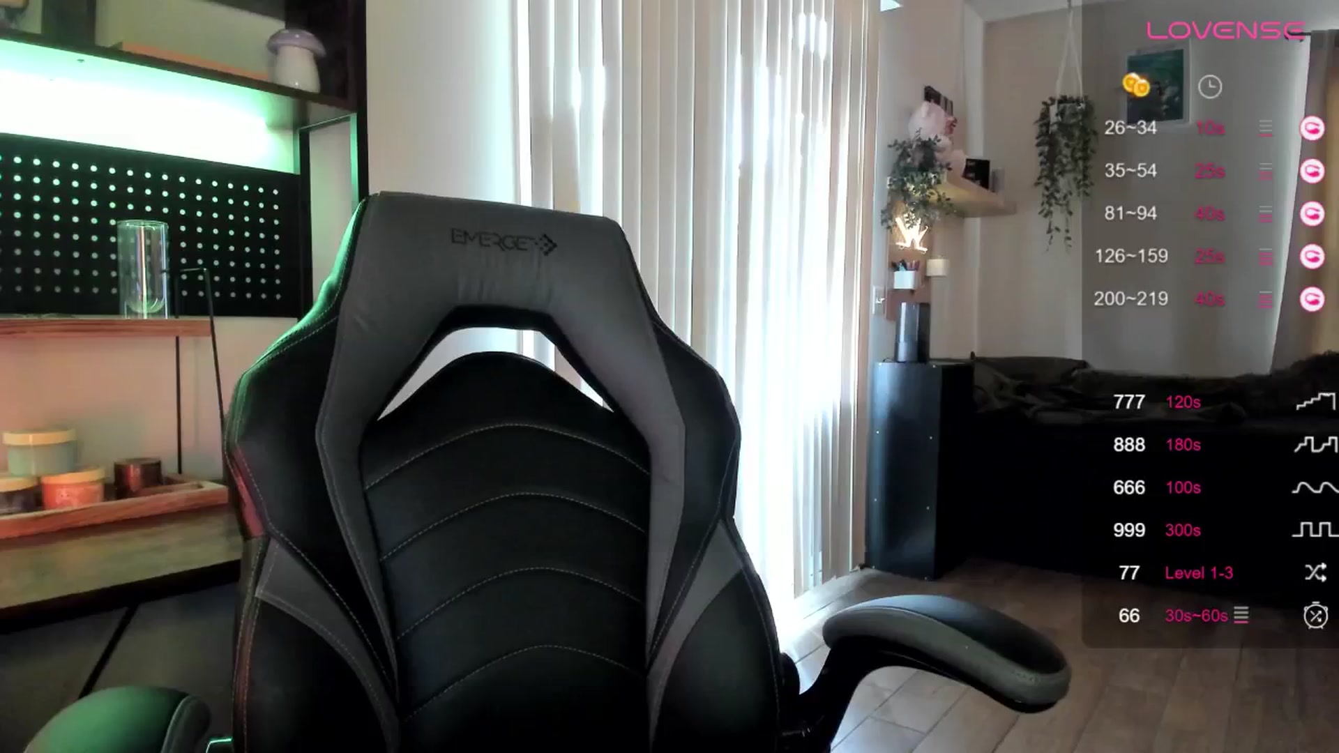 Gallery image thumbnail from killerloryy's myfreecams stream on, 04/25/2024, 19:06 image 14 of 20
