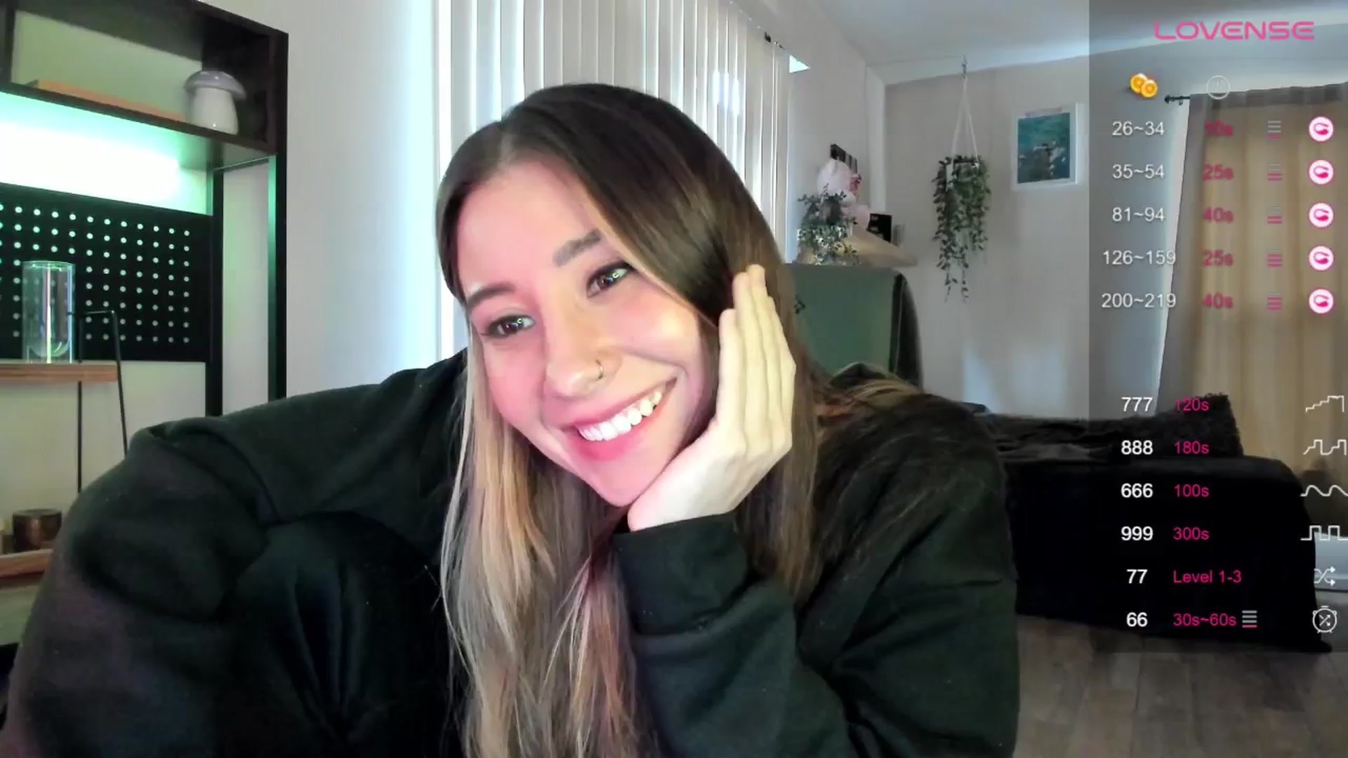 Gallery image thumbnail from killerloryy's myfreecams stream on, 04/25/2024, 19:06 image 3 of 20