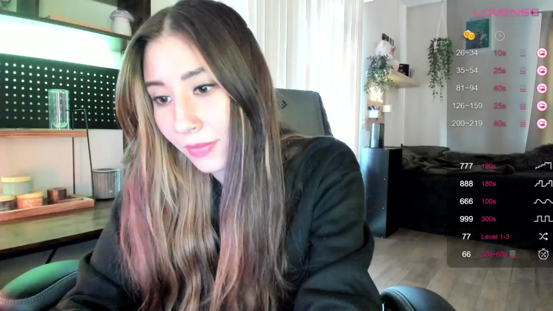 Gallery image thumbnail from killerloryy's myfreecams stream on, 04/25/2024, 19:06 image 11 of 20