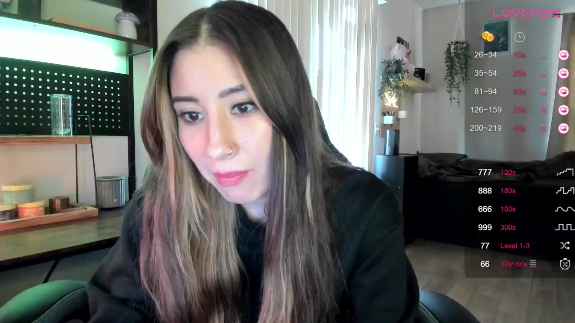 Gallery image thumbnail from killerloryy's myfreecams stream on, 04/25/2024, 19:06 image 12 of 20