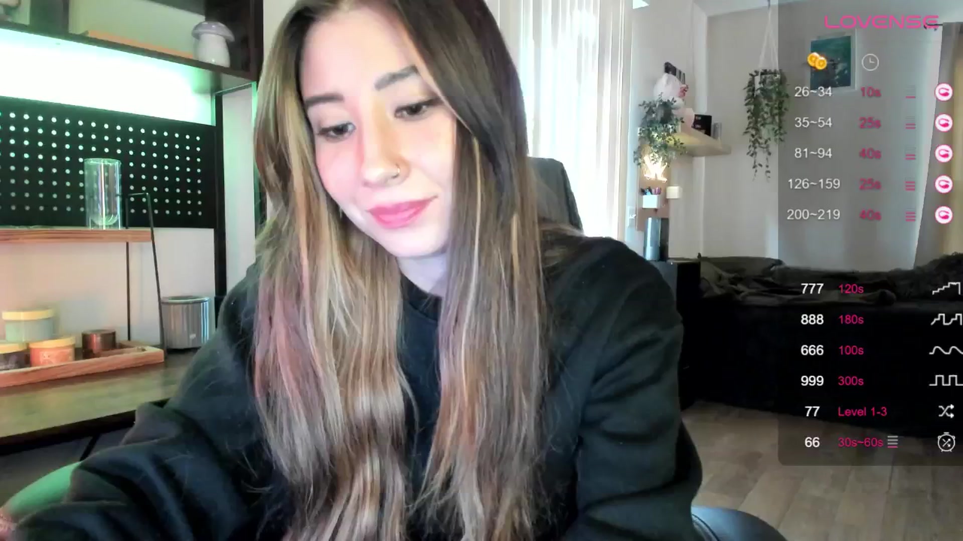 Gallery image thumbnail from killerloryy's myfreecams stream on, 04/25/2024, 19:06 image 10 of 20