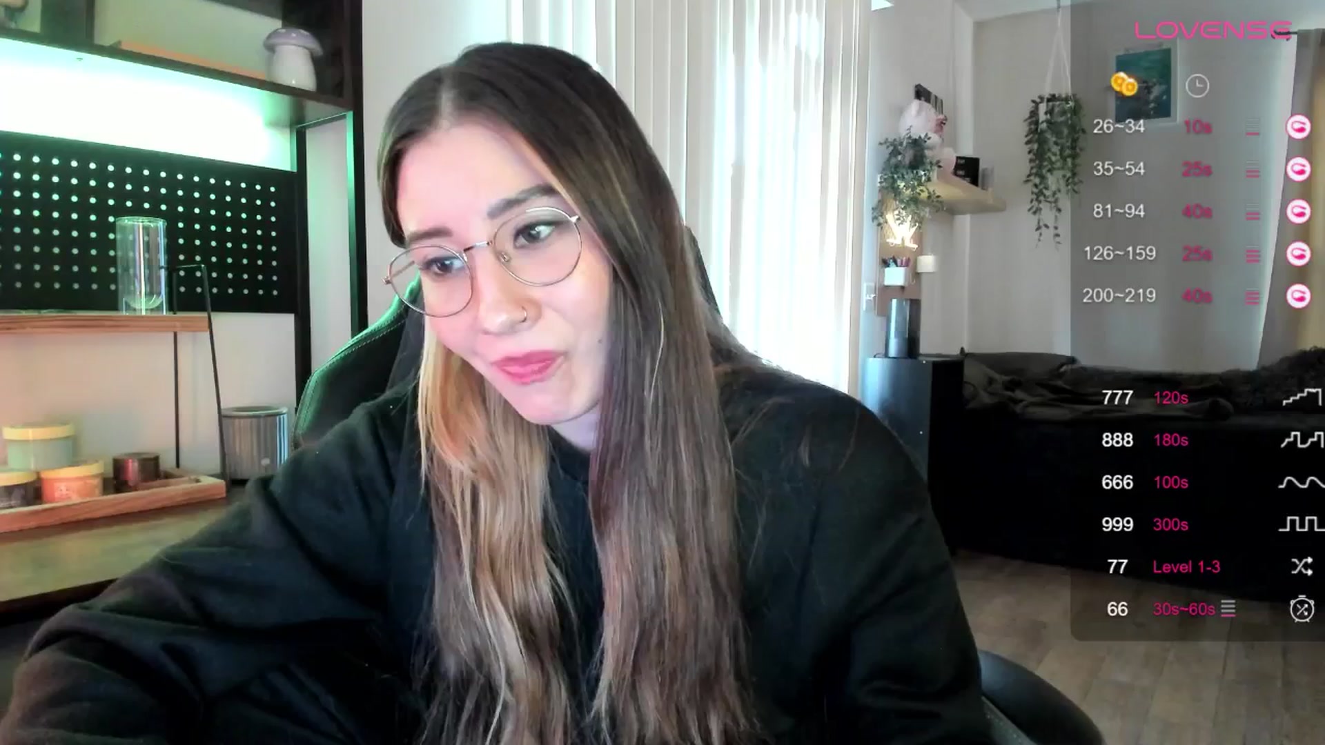 Gallery image thumbnail from killerloryy's myfreecams stream on, 04/25/2024, 19:06 image 16 of 20