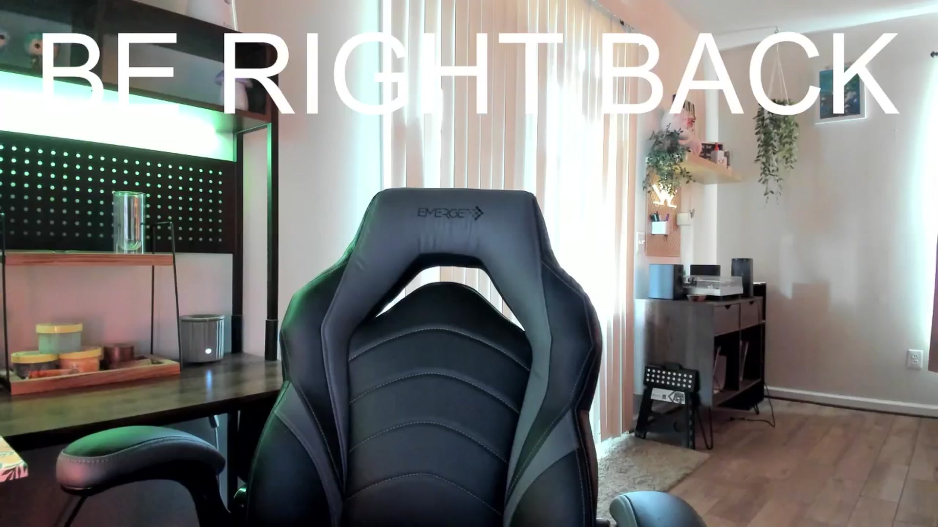 Gallery image thumbnail from killerloryy's myfreecams stream on, 05/06/2024, 19:16 image 8 of 20