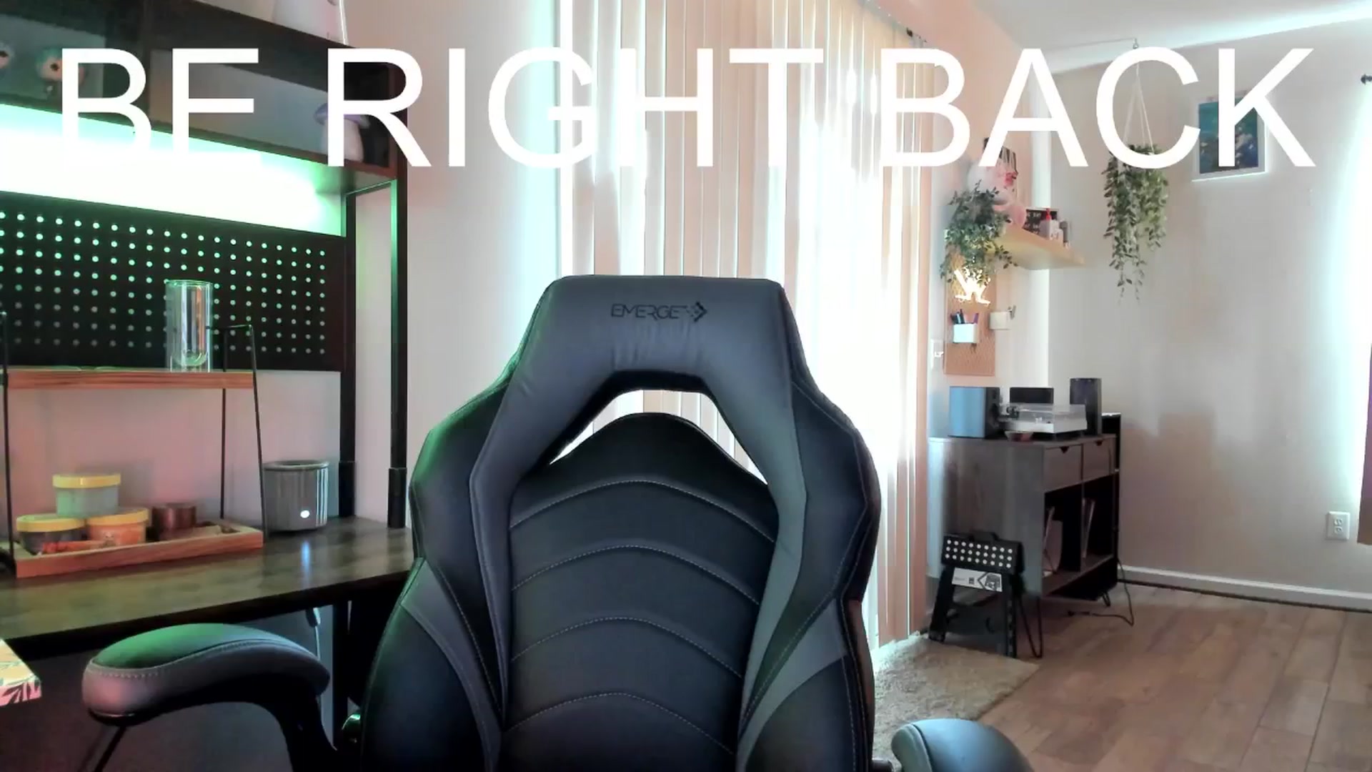 Gallery image thumbnail from killerloryy's myfreecams stream on, 05/06/2024, 19:16 image 9 of 20