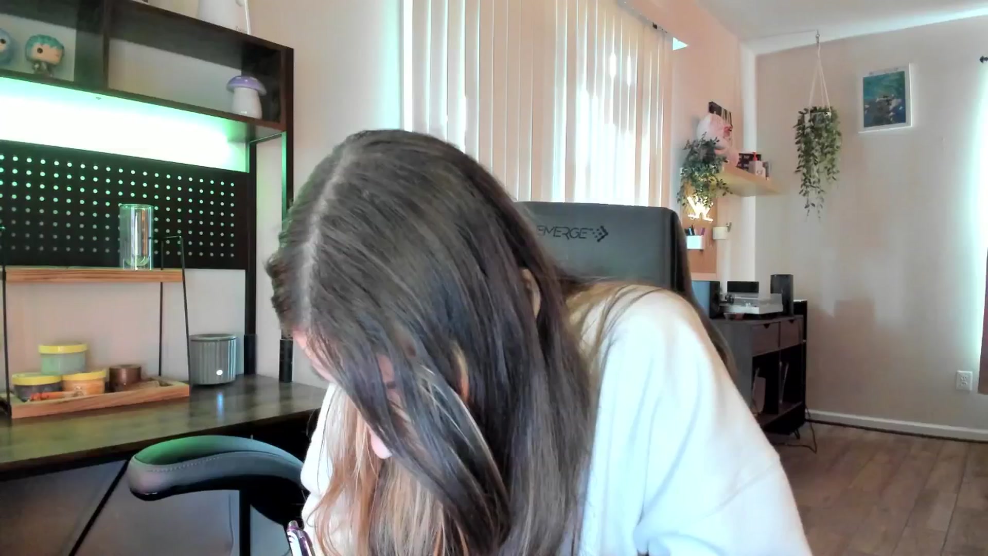 Gallery image thumbnail from killerloryy's myfreecams stream on, 05/06/2024, 19:16 image 7 of 20