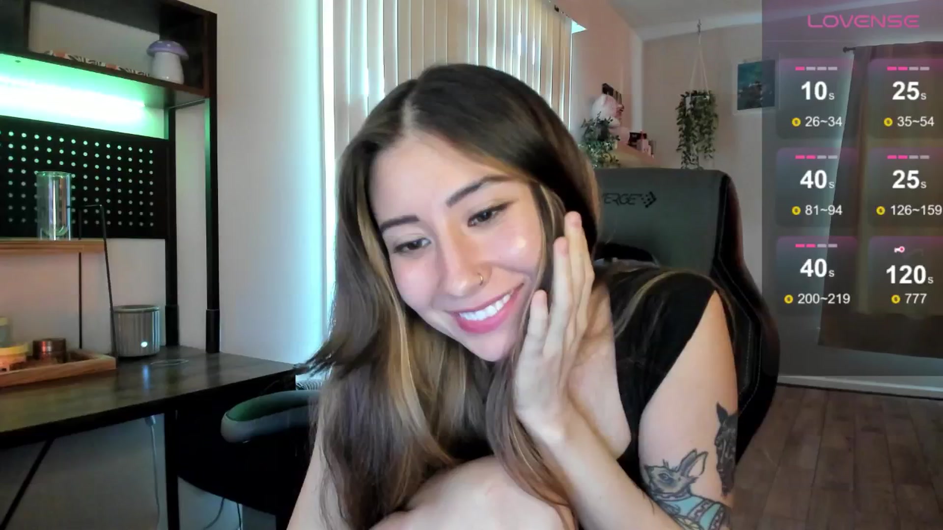 Gallery image thumbnail from killerloryy's myfreecams stream on, 05/08/2024, 19:00 image 18 of 20