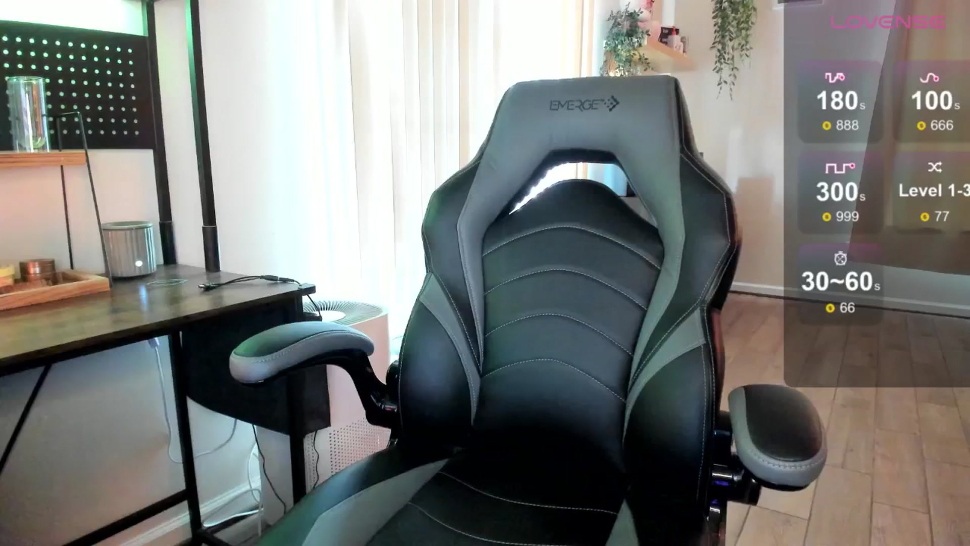 Gallery image thumbnail from killerloryy's myfreecams stream on, 05/08/2024, 19:00 image 13 of 20