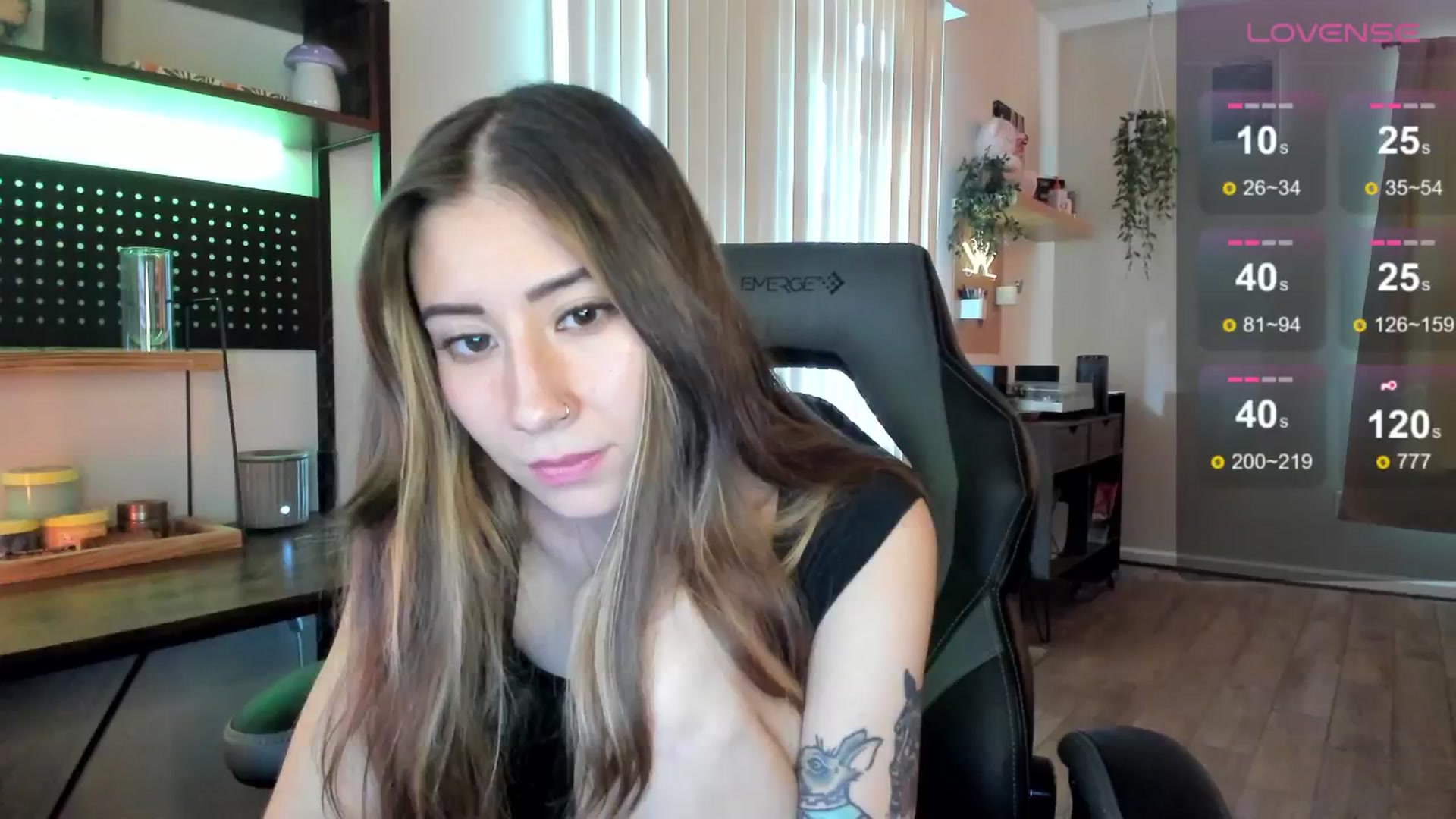Gallery image thumbnail from killerloryy's myfreecams stream on, 05/08/2024, 19:00 image 6 of 20