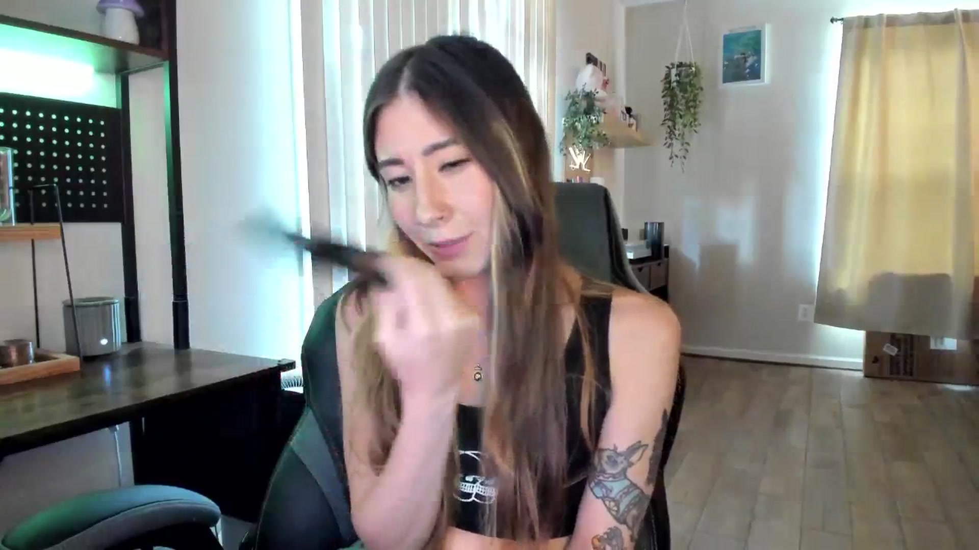 Gallery image thumbnail from killerloryy's myfreecams stream on, 05/23/2024, 17:54 image 3 of 20