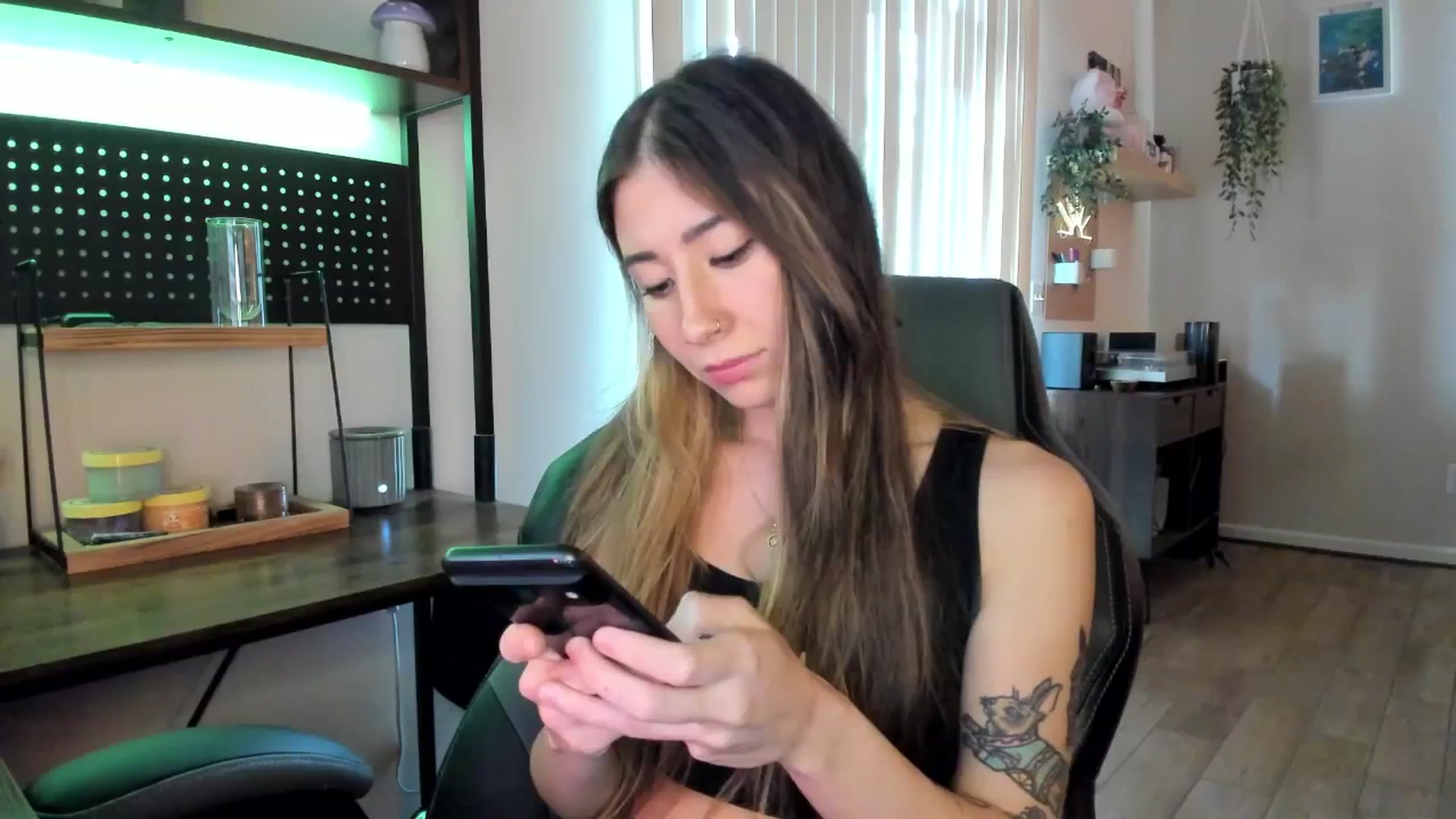 Gallery image thumbnail from killerloryy's myfreecams stream on, 05/23/2024, 17:54 image 1 of 20