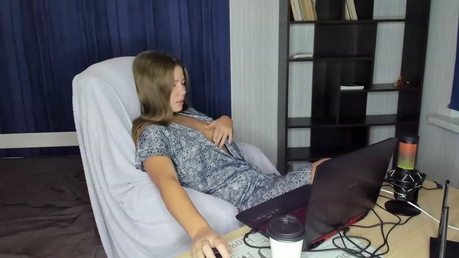 Gallery image thumbnail from kimbasin's myfreecams stream on, 09/30/2023, 16:29 image 8 of 20