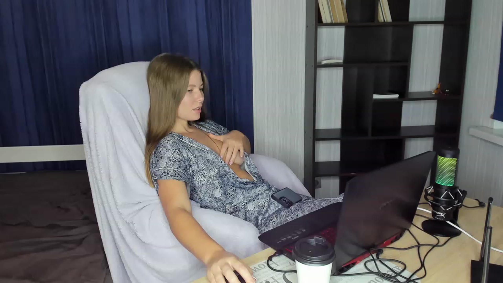 Gallery image thumbnail from kimbasin's myfreecams stream on, 09/30/2023, 16:29 image 4 of 20