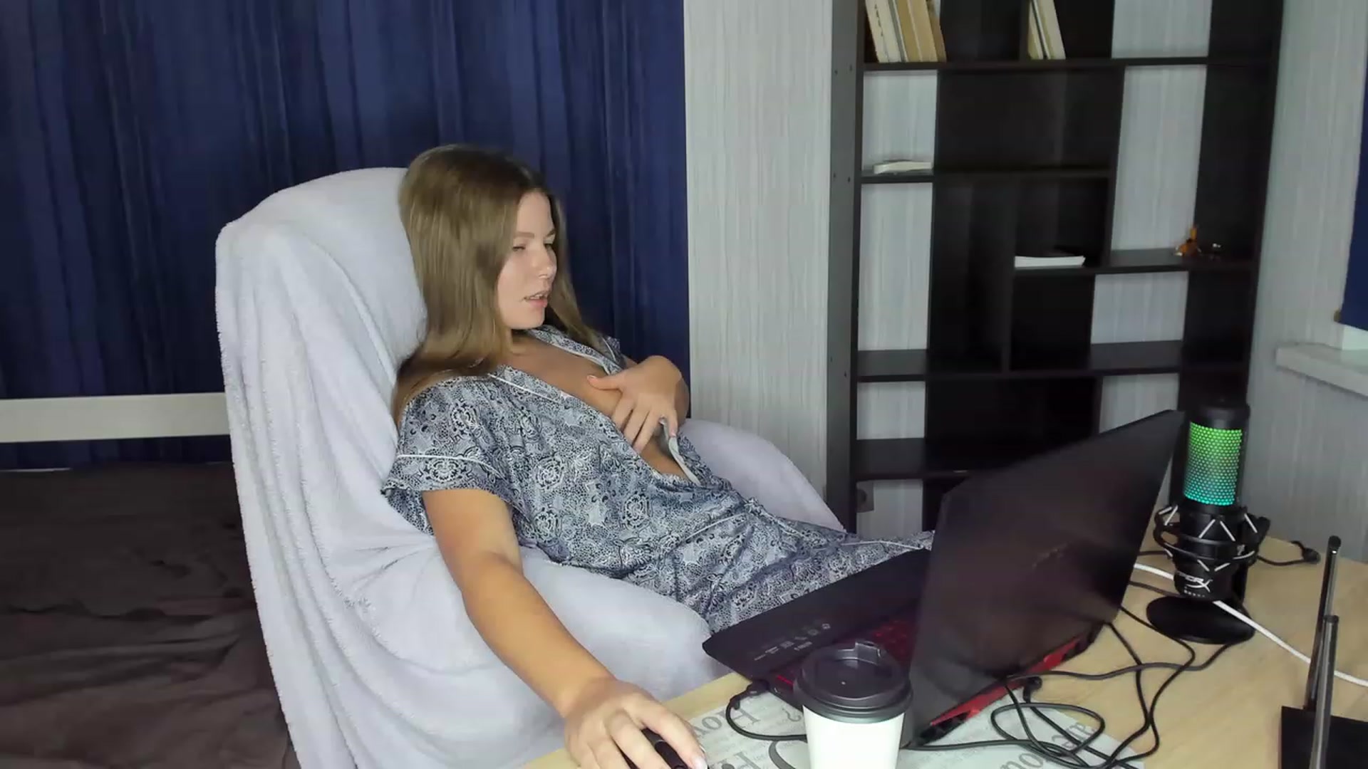 Gallery image thumbnail from kimbasin's myfreecams stream on, 09/30/2023, 16:29 image 2 of 20