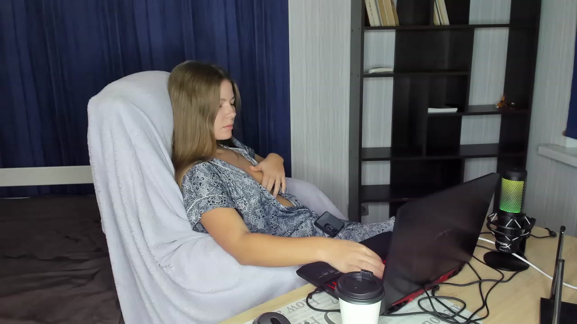 Gallery image thumbnail from kimbasin's myfreecams stream on, 09/30/2023, 16:29 image 5 of 20