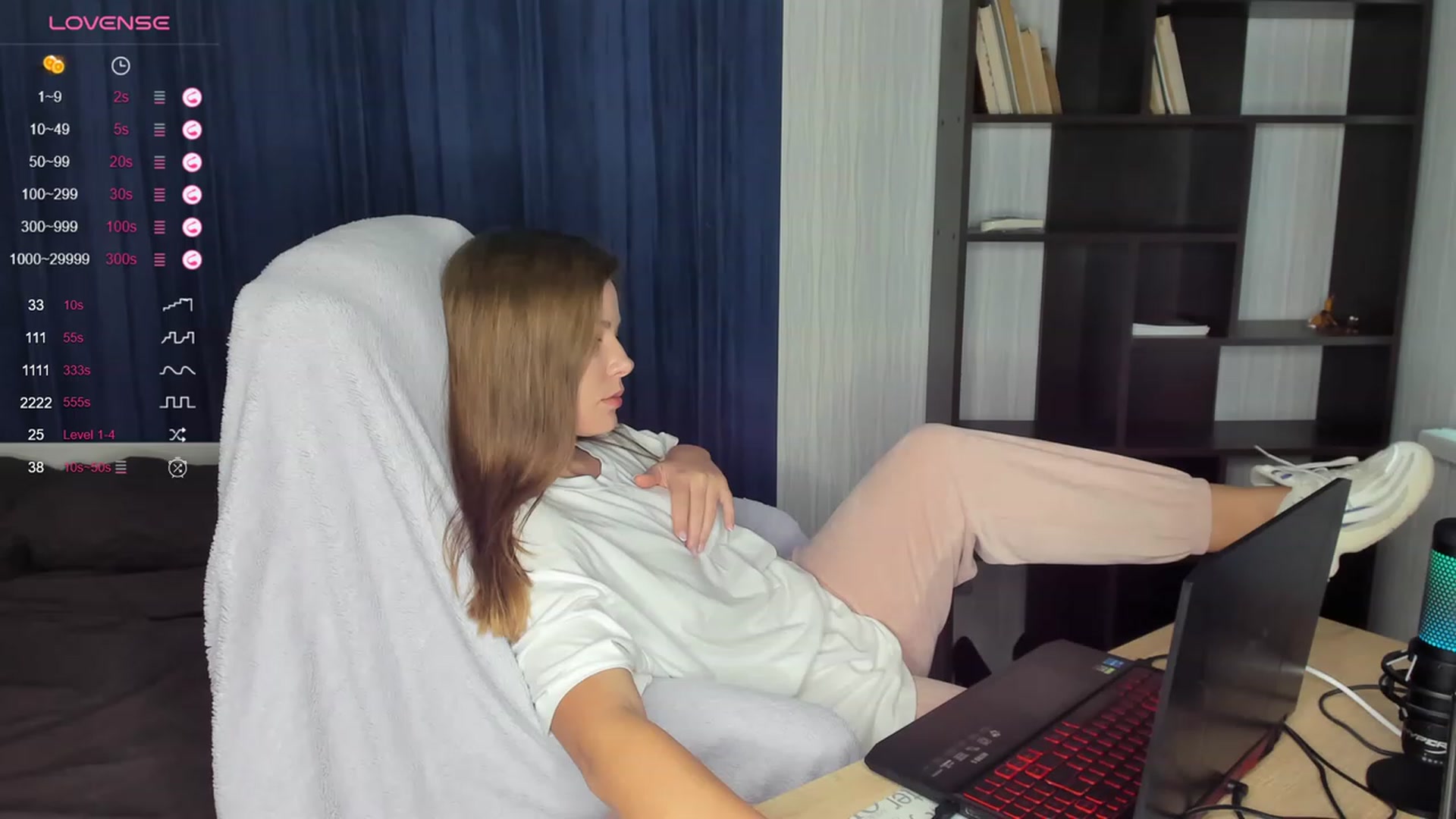 Gallery image thumbnail from kimbasin's myfreecams stream on, 10/05/2023, 09:15 image 12 of 20