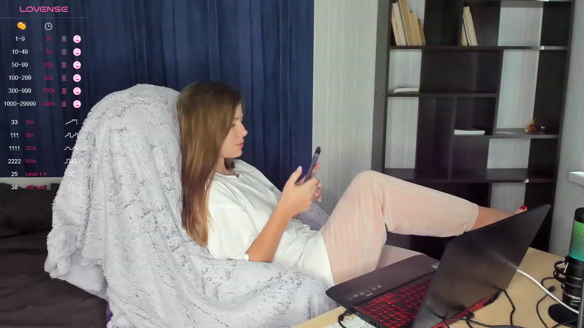 Gallery image thumbnail from kimbasin's myfreecams stream on, 10/05/2023, 11:24 image 10 of 20