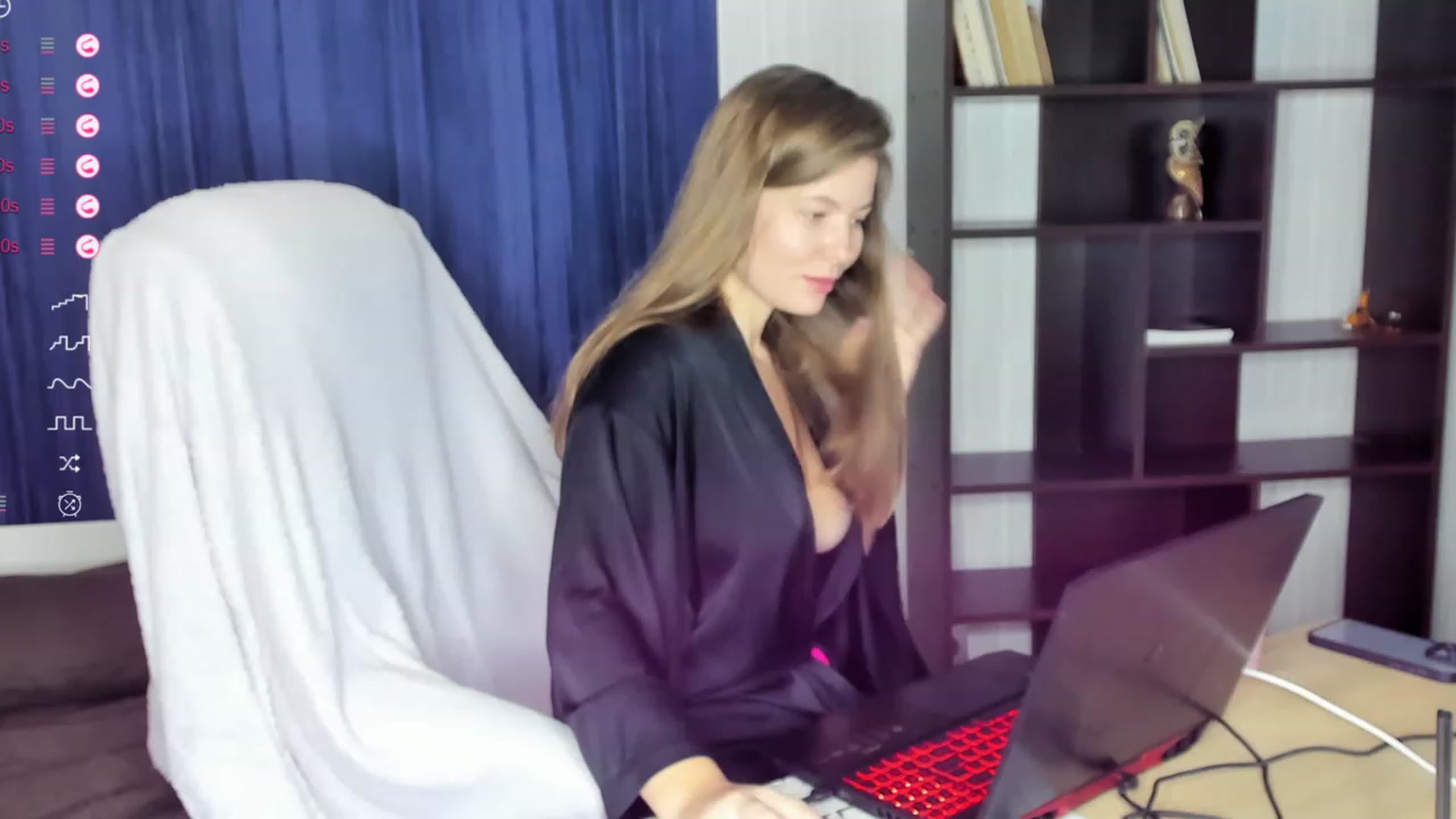 Gallery image thumbnail from kimbasin's myfreecams stream on, 11/01/2023, 17:11 image 9 of 20