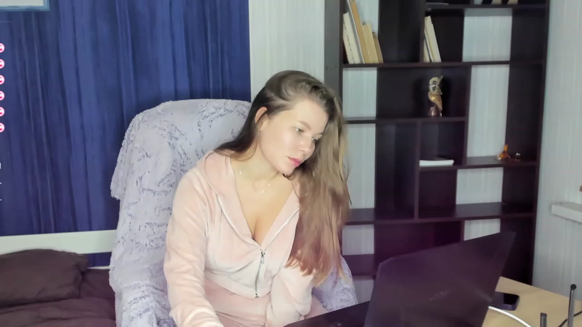 Gallery image thumbnail from kimbasin's myfreecams stream on, 11/03/2023, 15:55 image 6 of 20