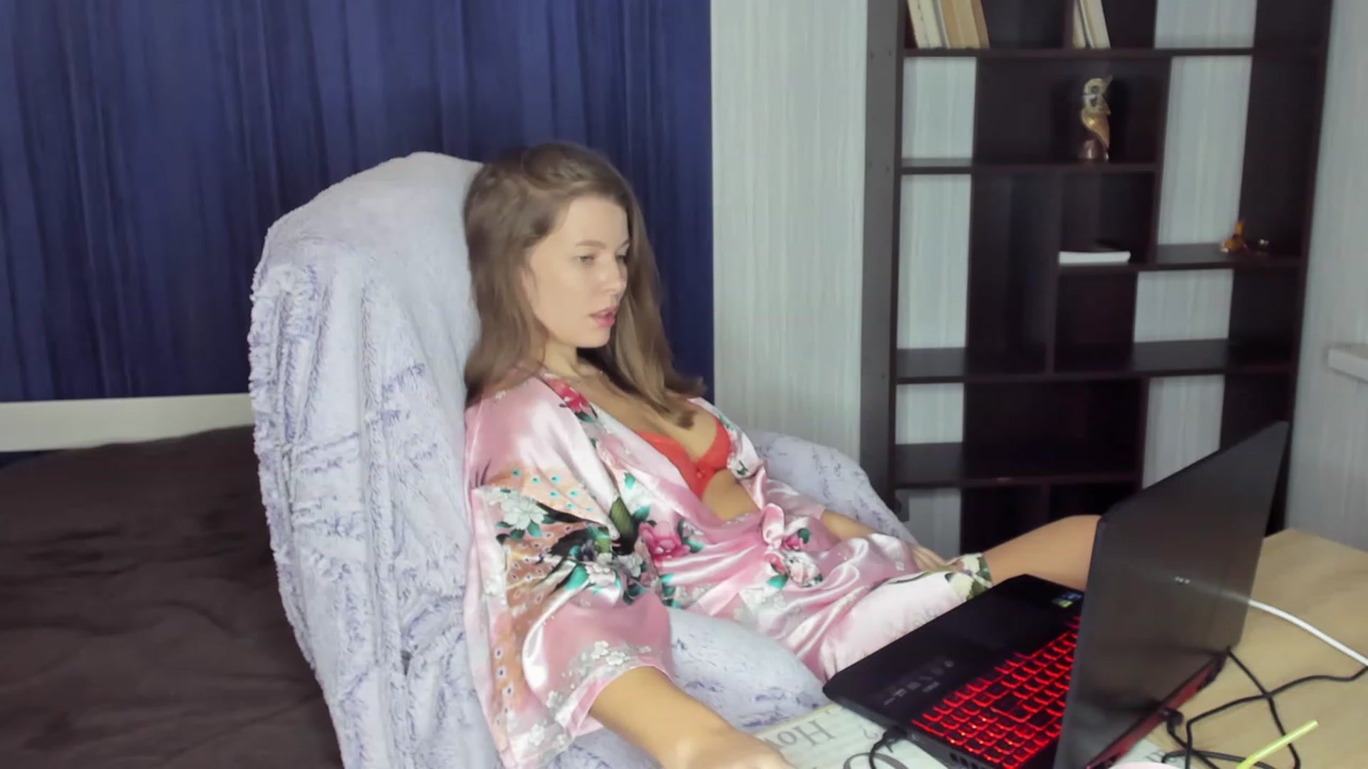 Gallery image thumbnail from kimbasin's myfreecams stream on, 11/13/2023, 16:19 image 3 of 20