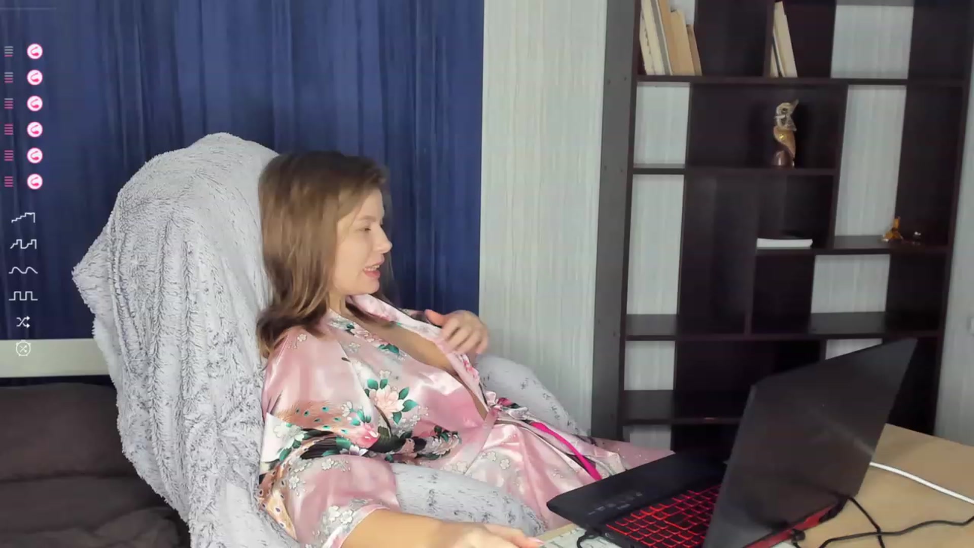 Gallery image thumbnail from kimbasin's myfreecams stream on, 11/19/2023, 18:47 image 3 of 20