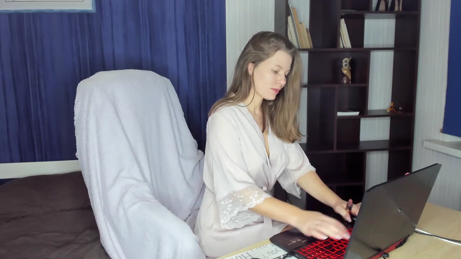 Gallery image thumbnail from kimbasin's myfreecams stream on, 12/04/2023, 20:09 image 20 of 20