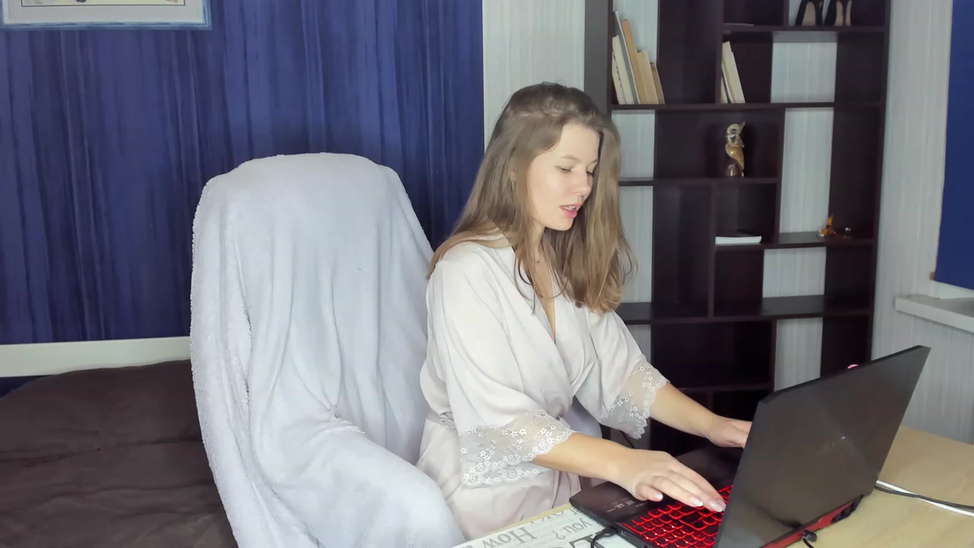 Gallery image thumbnail from kimbasin's myfreecams stream on, 12/04/2023, 20:09 image 3 of 20