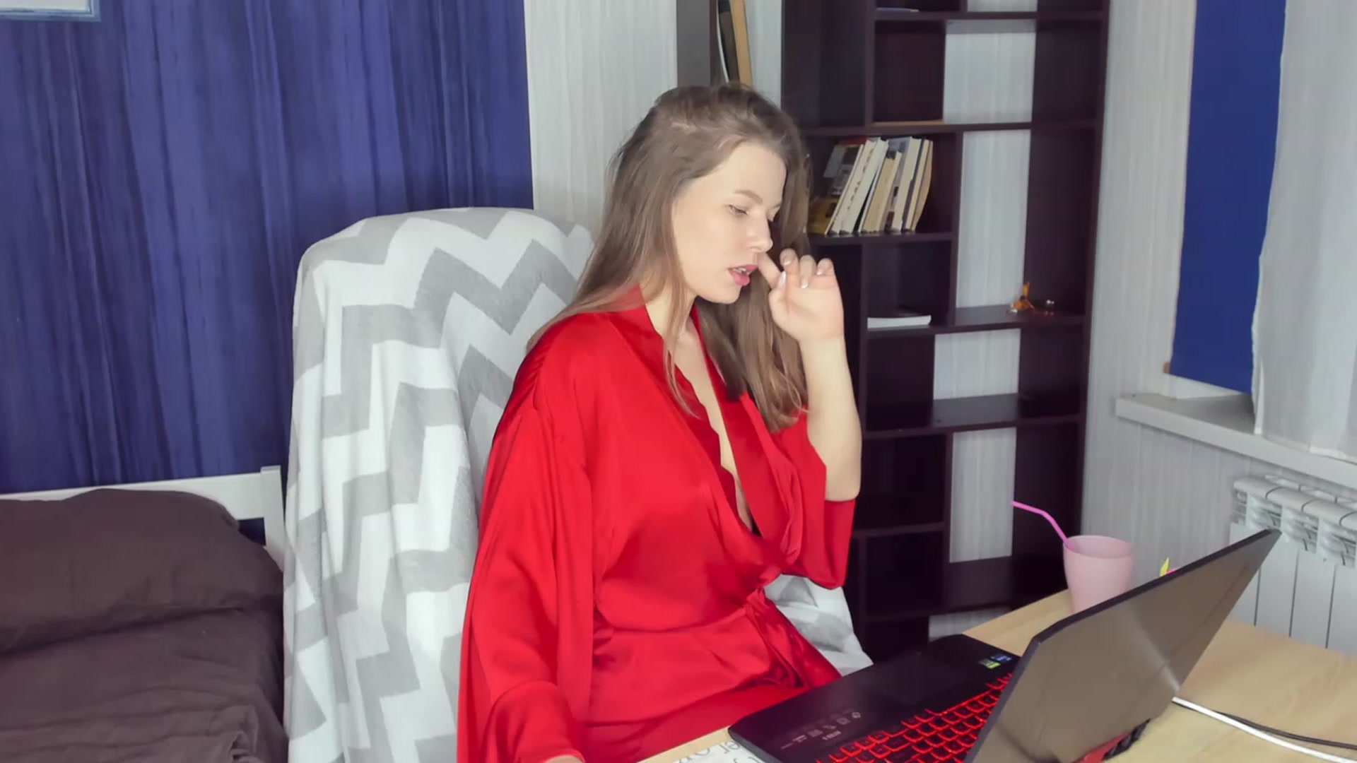 Gallery image thumbnail from kimbasin's myfreecams stream on, 12/16/2023, 17:17 image 2 of 20