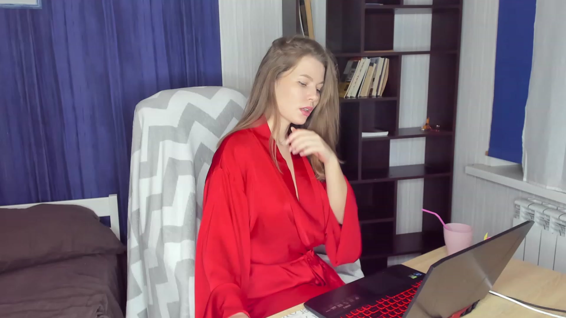 Gallery image thumbnail from kimbasin's myfreecams stream on, 12/16/2023, 17:17 image 1 of 20