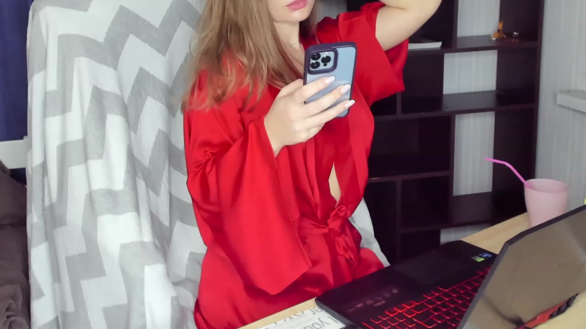 Gallery image thumbnail from kimbasin's myfreecams stream on, 12/16/2023, 17:17 image 12 of 20