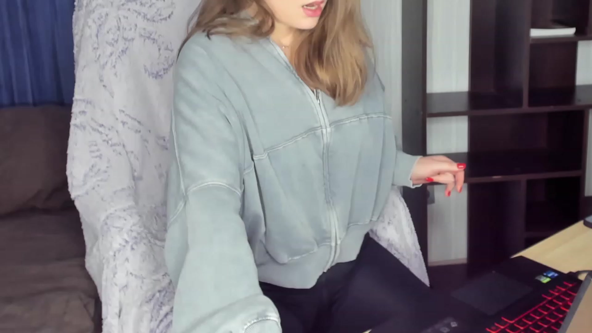 Gallery image thumbnail from kimbasin's myfreecams stream on, 12/22/2023, 14:58 image 18 of 20