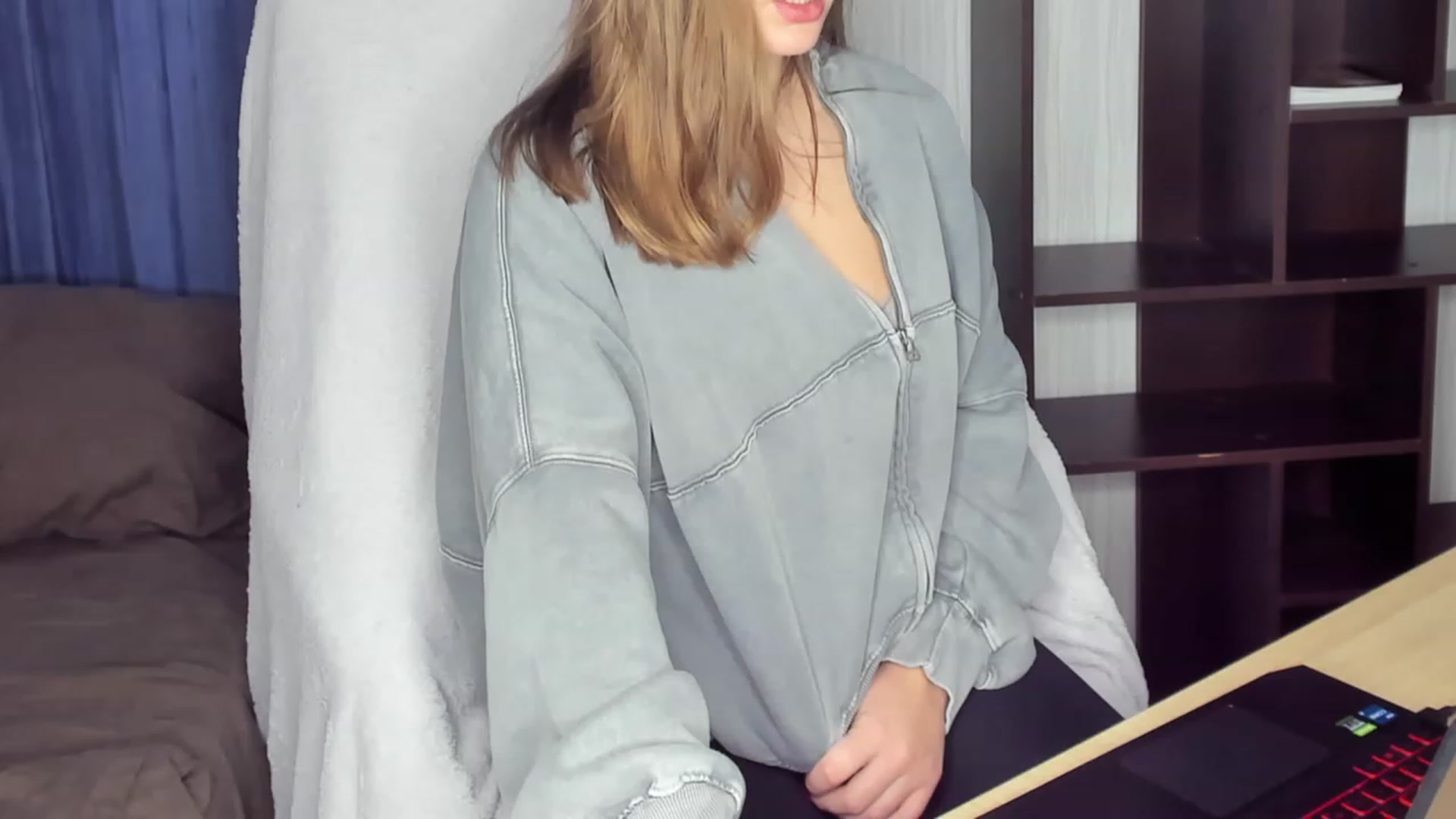 Gallery image thumbnail from kimbasin's myfreecams stream on, 12/22/2023, 17:03 image 12 of 20