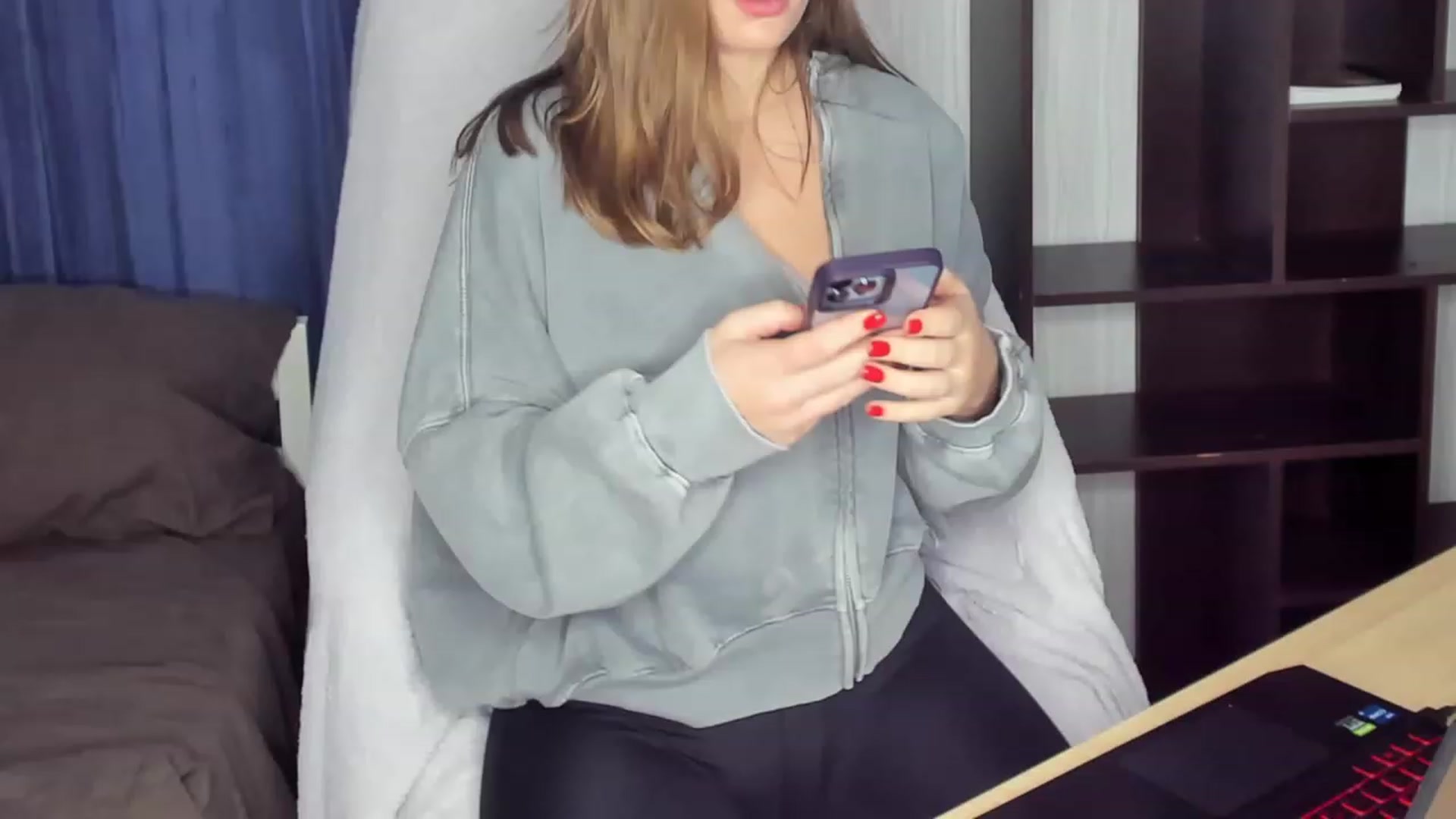 Gallery image thumbnail from kimbasin's myfreecams stream on, 12/22/2023, 17:03 image 17 of 20
