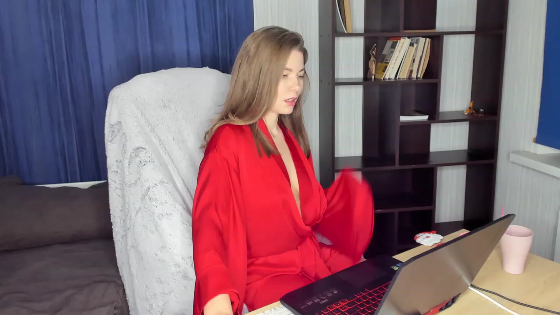 Gallery image thumbnail from kimbasin's myfreecams stream on, 12/25/2023, 17:50 image 10 of 20