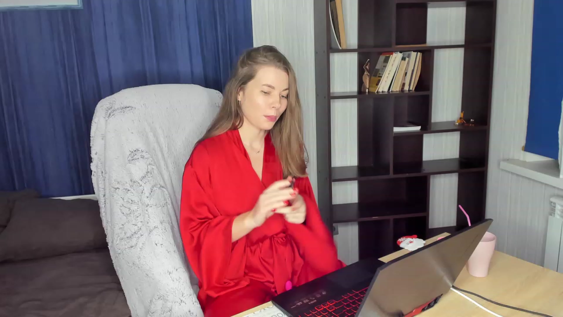 Gallery image thumbnail from kimbasin's myfreecams stream on, 12/25/2023, 18:46 image 2 of 20
