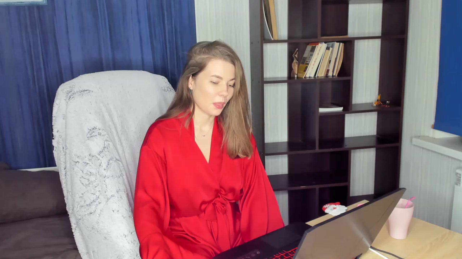 Gallery image thumbnail from kimbasin's myfreecams stream on, 12/25/2023, 18:46 image 15 of 20