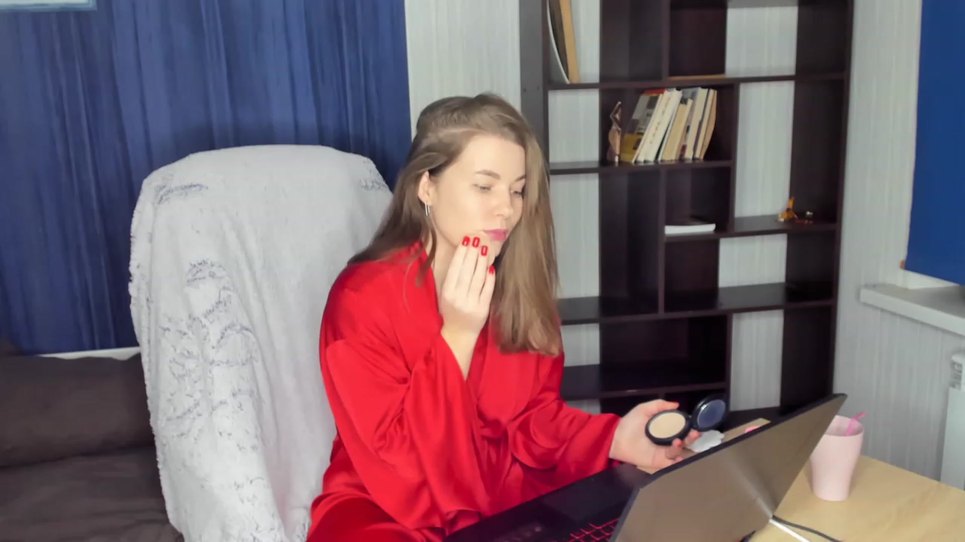 Gallery image thumbnail from kimbasin's myfreecams stream on, 12/25/2023, 18:46 image 14 of 20