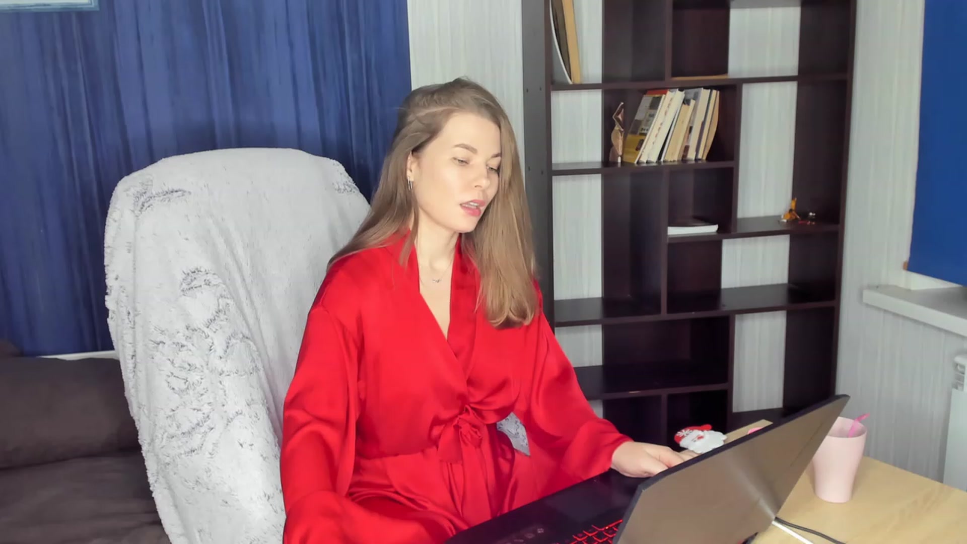 Gallery image thumbnail from kimbasin's myfreecams stream on, 12/25/2023, 18:46 image 16 of 20