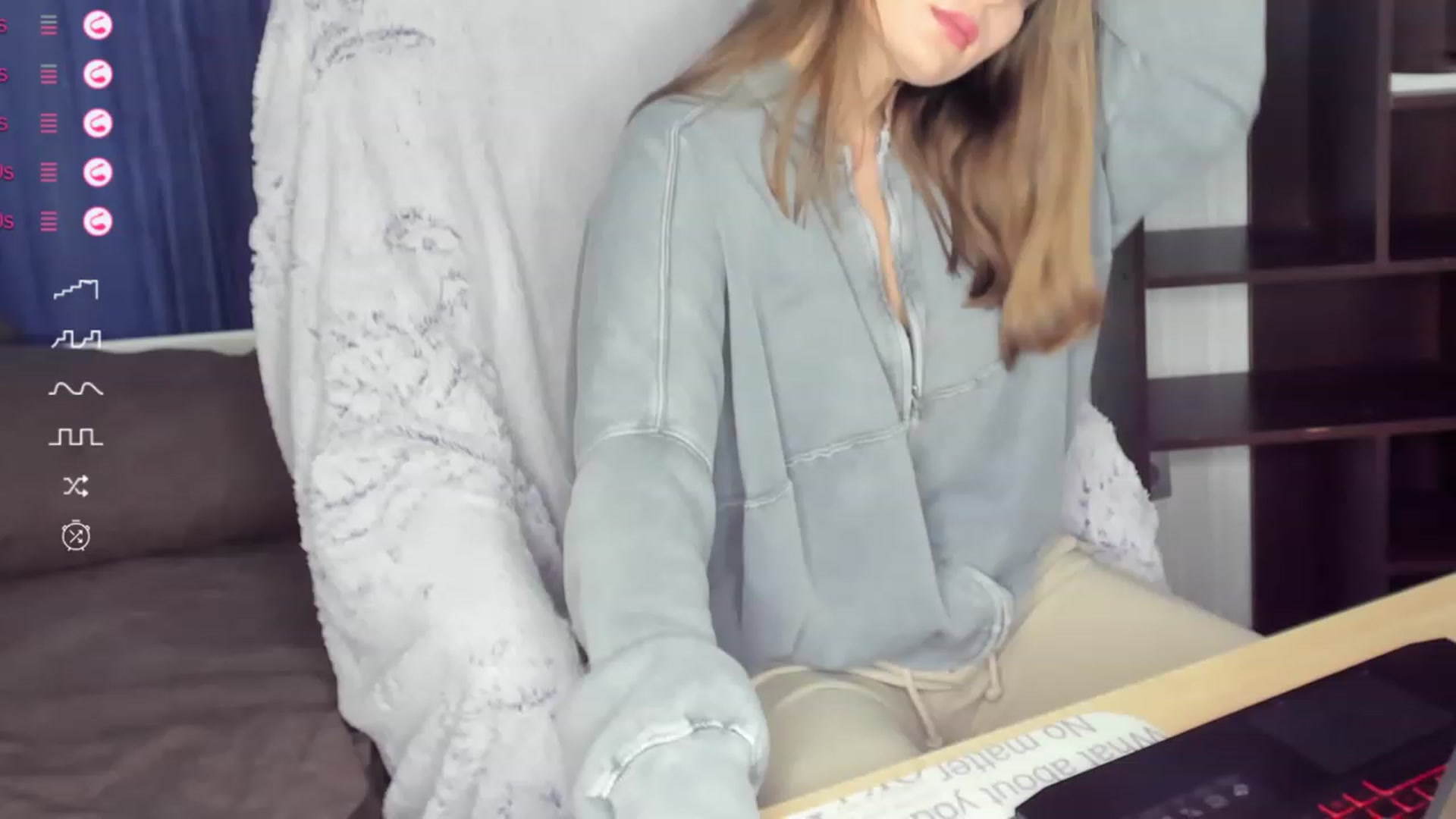 Gallery image thumbnail from kimbasin's myfreecams stream on, 12/26/2023, 18:34 image 7 of 20