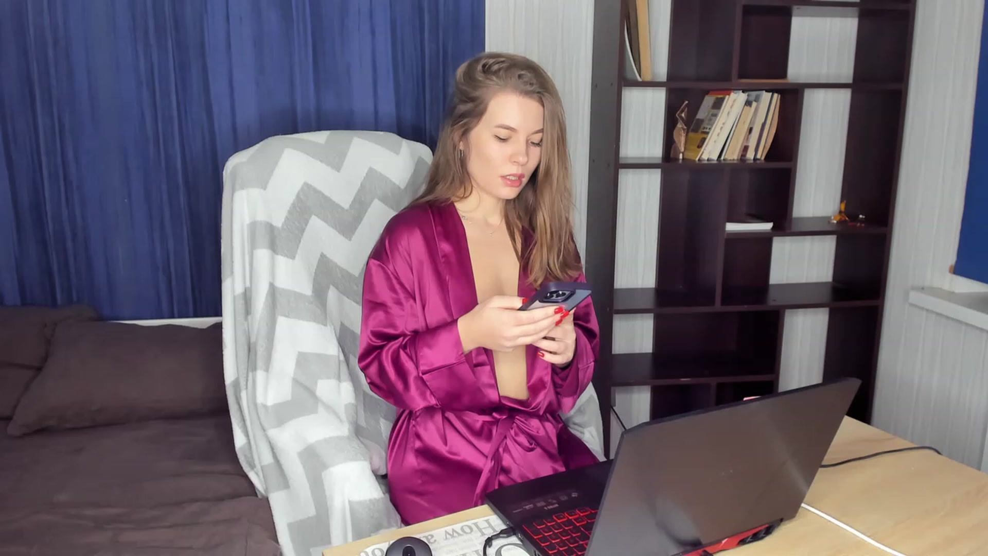 Gallery image thumbnail from kimbasin's myfreecams stream on, 01/08/2024, 18:38 image 6 of 20